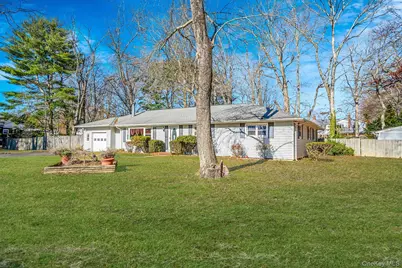 17 Coram Swezeytown Road, Coram, NY 11727 - Photo 4