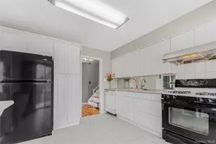 2 Deer Path Ln, Syosset, NY 11791 - Photo 16