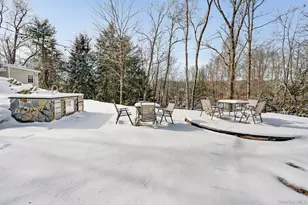104 S Quaker Ln, Hyde Park, NY 12538 - Photo 28