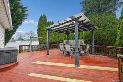 331 N Michigan Avenue, Massapequa, NY 11758 - Photo 34