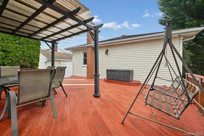 331 N Michigan Avenue, Massapequa, NY 11758 - Photo 36