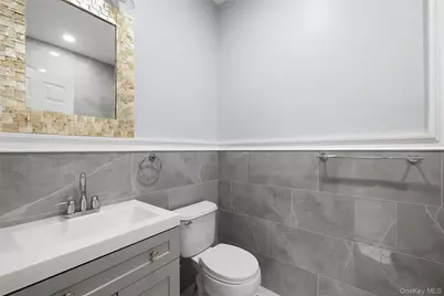 18 Brookville Way, Manorville, NY 11949 - Photo 10