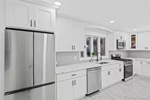 201 Hilltop Dr, Brentwood, NY 11717 - Photo 10