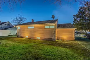 201 Hilltop Dr, Brentwood, NY 11717 - Photo 26