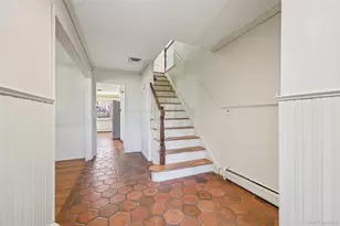 37 Minute Man Cir, Orangeburg, NY 10962 - Photo 4