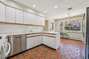 37 Minute Man Cir, Orangeburg, NY 10962 - Photo 12