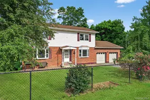 16 Oakland Ave, Chester, NY 10918 - Photo 2