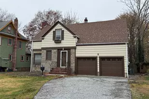 66 Rose Ave, Patchogue, NY 11772 - Photo 2