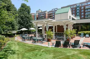 100 Hilton Ave, Garden City, NY 11530 - Photo 32