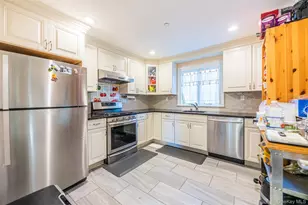 45-15 Browvale Ln, Little Neck, NY 11362 - Photo 4