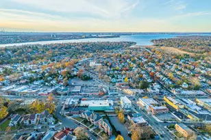 45-15 Browvale Ln, Little Neck, NY 11362 - Photo 18