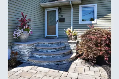 23 Biltmore Boulevard, Massapequa, NY 11758 - Photo 4