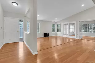 289 Glen Dr, Ridge, NY 11961 - Photo 2