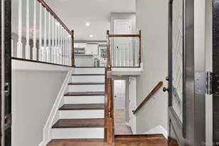 27 Claire Ln, Sayville, NY 11782 - Photo 2