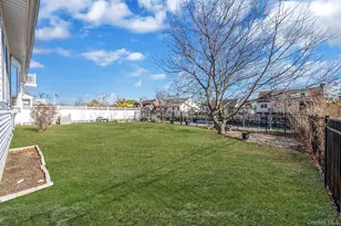 38 Berger Ave, Amityville, NY 11701 - Photo 4