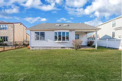 38 Berger Avenue, Amityville, NY 11701 - Photo 6