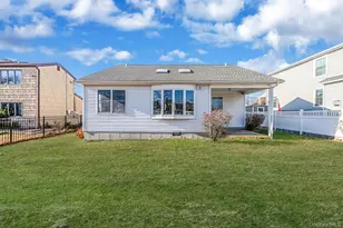 38 Berger Ave, Amityville, NY 11701 - Photo 6