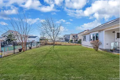 38 Berger Avenue, Amityville, NY 11701 - Photo 8