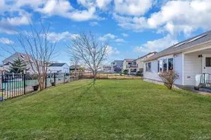 38 Berger Ave, Amityville, NY 11701 - Photo 8