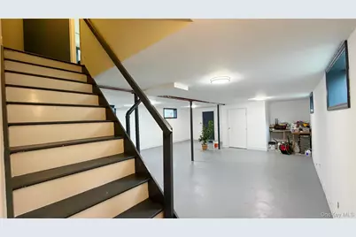 60 Saint Johns Avenue, Valley Stream, NY 11580 - Photo 8