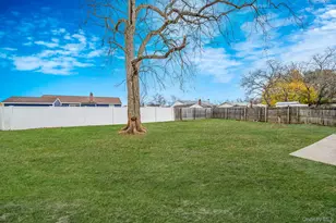 47 Satinwood St, Central Islip, NY 11722 - Photo 22