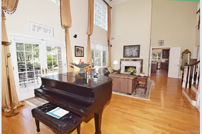 35 Meadow Woods Road, Great Neck, NY 11020 - Photo 8