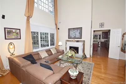 35 Meadow Woods Road, Great Neck, NY 11020 - Photo 10