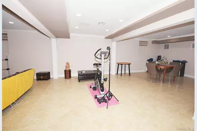 35 Meadow Woods Road, Great Neck, NY 11020 - Photo 36