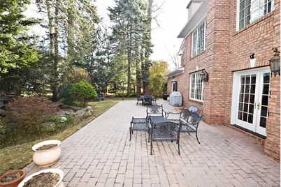 35 Meadow Woods Road, Great Neck, NY 11020 - Photo 40