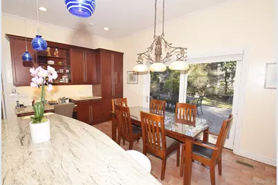 35 Meadow Woods Road, Great Neck, NY 11020 - Photo 16