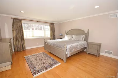 35 Meadow Woods Road, Great Neck, NY 11020 - Photo 22