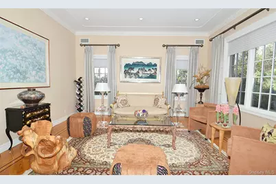 35 Meadow Woods Road, Great Neck, NY 11020 - Photo 12