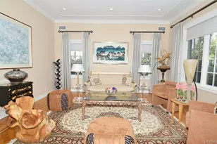 35 Meadow Woods Rd, Great Neck, NY 11020 - Photo 12