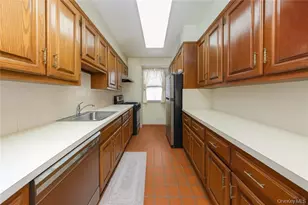 2284 E 22nd St, Brooklyn, NY 11229 - Photo 4