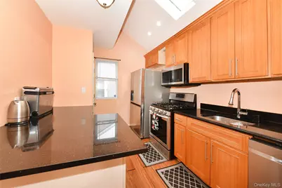 113 Stewart Avenue, Hempstead, NY 11550 - Photo 6