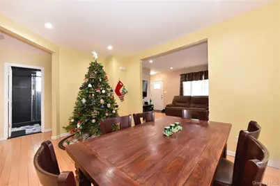 113 Stewart Avenue, Hempstead, NY 11550 - Photo 14