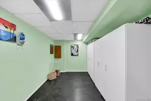 2529 Westervelt Ave, Bronx, NY 10469 - Photo 20