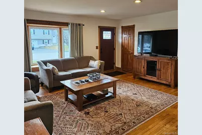 28 Cardinal Drive, Poughkeepsie, NY 12601 - Photo 8