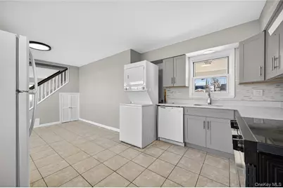 28 Candle Lane, Levittown, NY 11756 - Photo 6