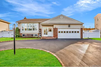 266 Bayview Avenue, Massapequa, NY 11758 - Photo 2