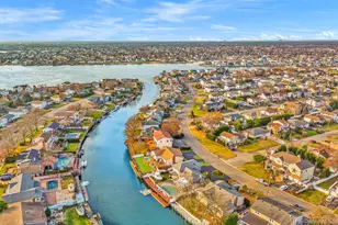 266 Bayview Ave, Massapequa, NY 11758 - Photo 48