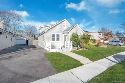 37 Orchard Street, Merrick, NY 11566 - Photo 2