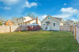 37 Orchard St, Merrick, NY 11566 - Photo 40