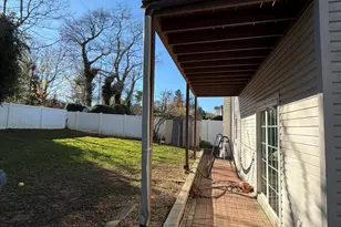 23 Arizona Ave, Syosset, NY 11791 - Photo 10