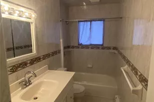 415 West Dr, Copiague, NY 11726 - Photo 16