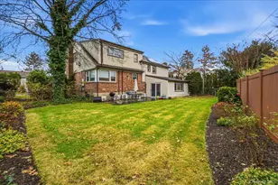 816 Pepperidge Rd, Westbury, NY 11590 - Photo 16