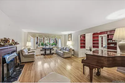 816 Pepperidge Road, Westbury, NY 11590 - Photo 4