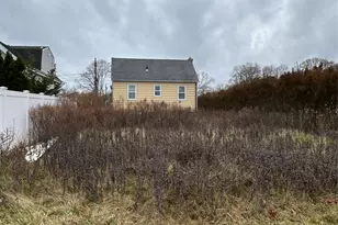 43 Abby Ln, Shirley, NY 11967 - Photo 2