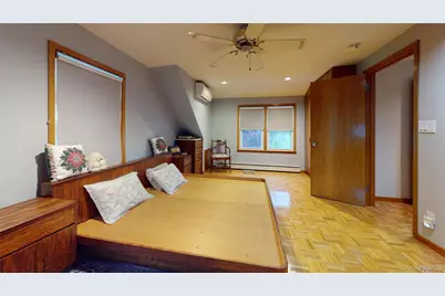 120 Barrymore Boulevard, Franklin Square, NY 11010 - Photo 10