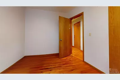 120 Barrymore Boulevard, Franklin Square, NY 11010 - Photo 18